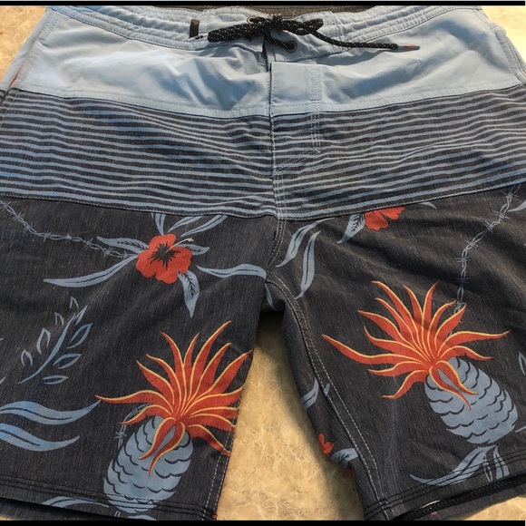 Quiksilver Other - MENS QUICKSILVER 31” W BOARDSHORTS